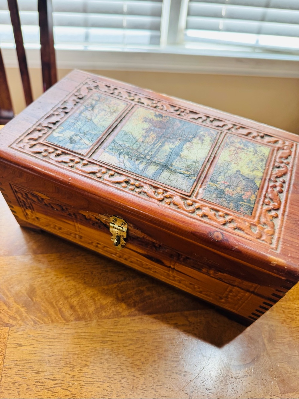 VINTAGE  WOODEN  CARVED  JEWELRY BOX W/ Vintage Costume Jewelry Inside